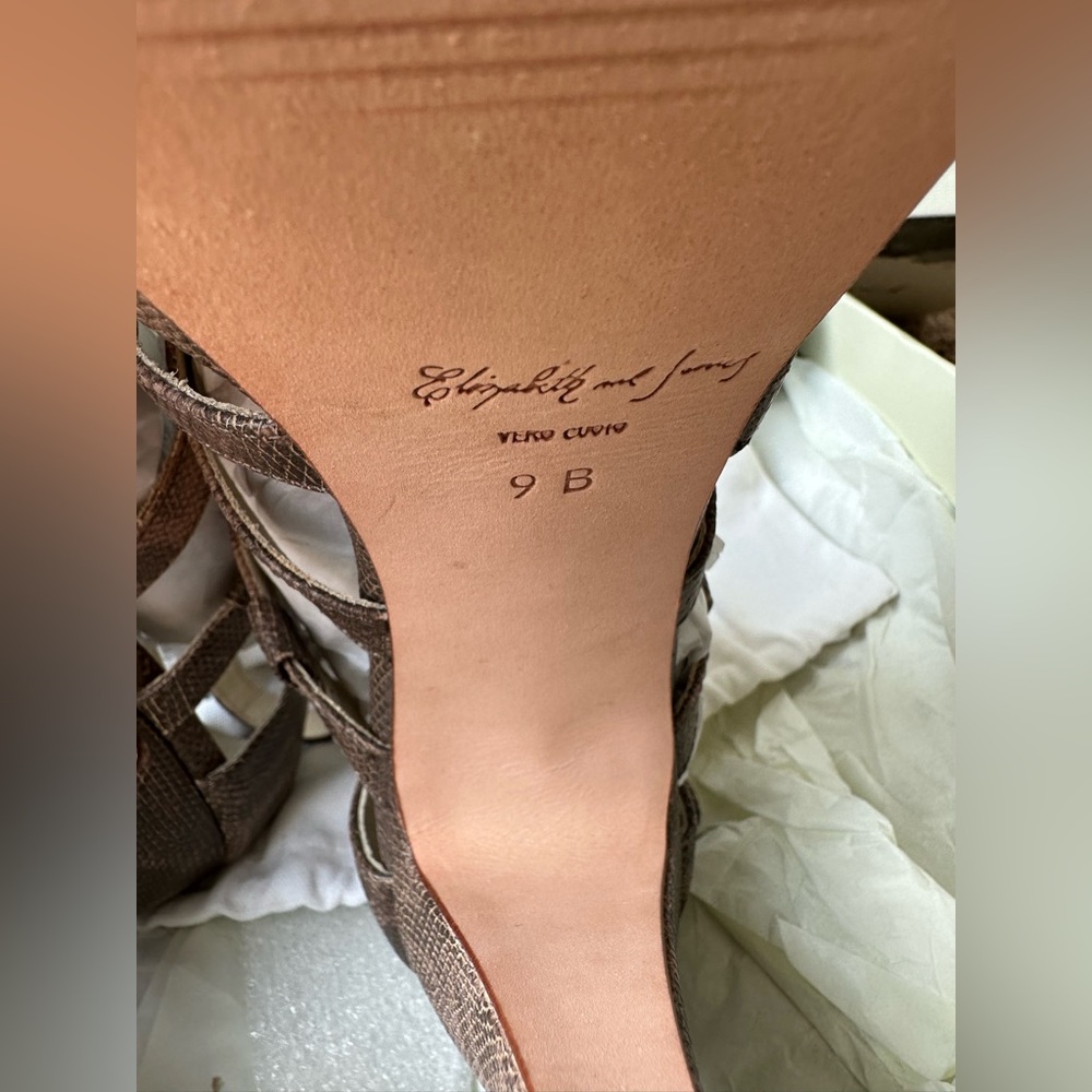 High heel Elizabeth and James pumps. - Picture 5 of 7